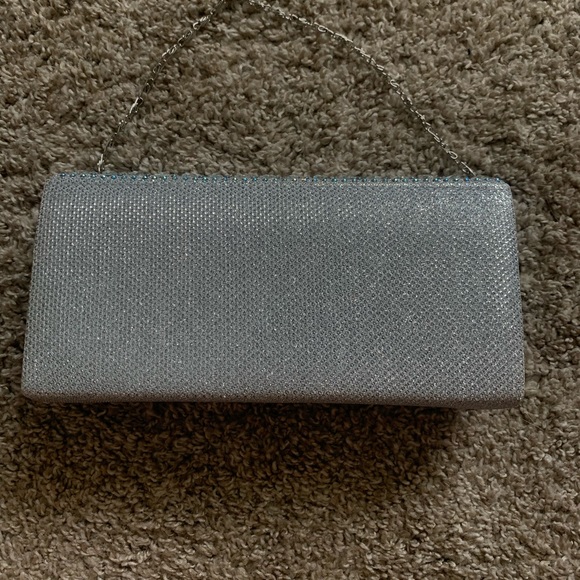 Silver Clutch with strap - Picture 4 of 5